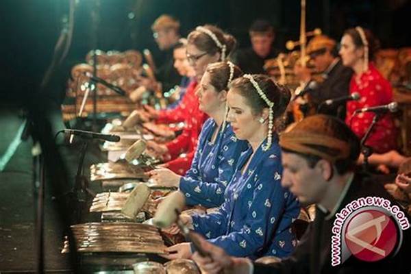 Program Edukasi Desa Mas Gianyar Ajarkan Gamelan Dan Wood Carving Untuk Anak
