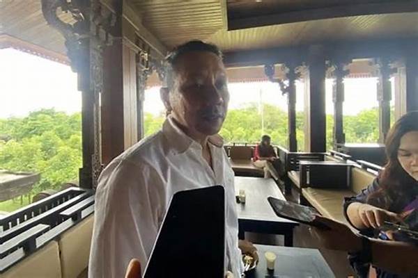 [foto Lingkungan] Puing Bangunan Berserakan Di Pantai Bingin, Dampak Sampah Kiriman Ke Bali!