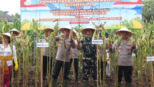 Warga Tampaksiring